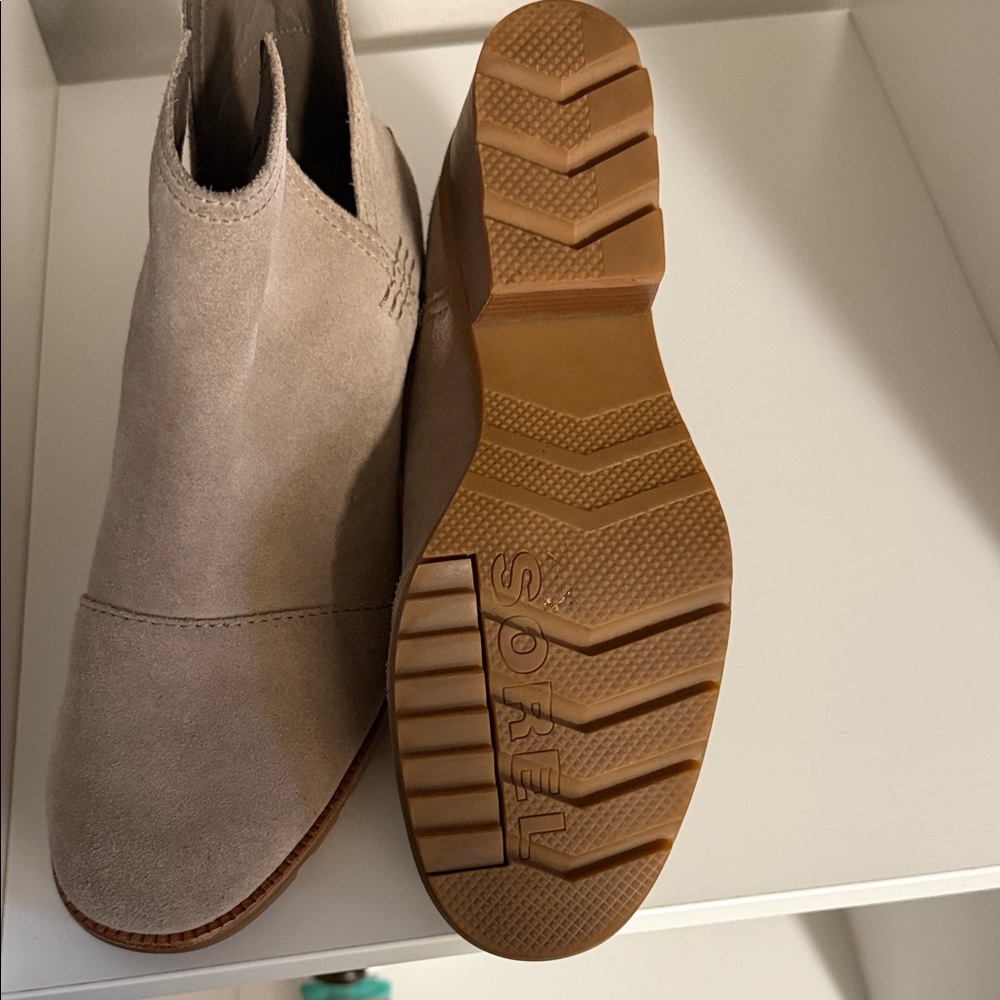 Sorel Women's Taupe and Brown Ankle Boots - Picture 7 of 7